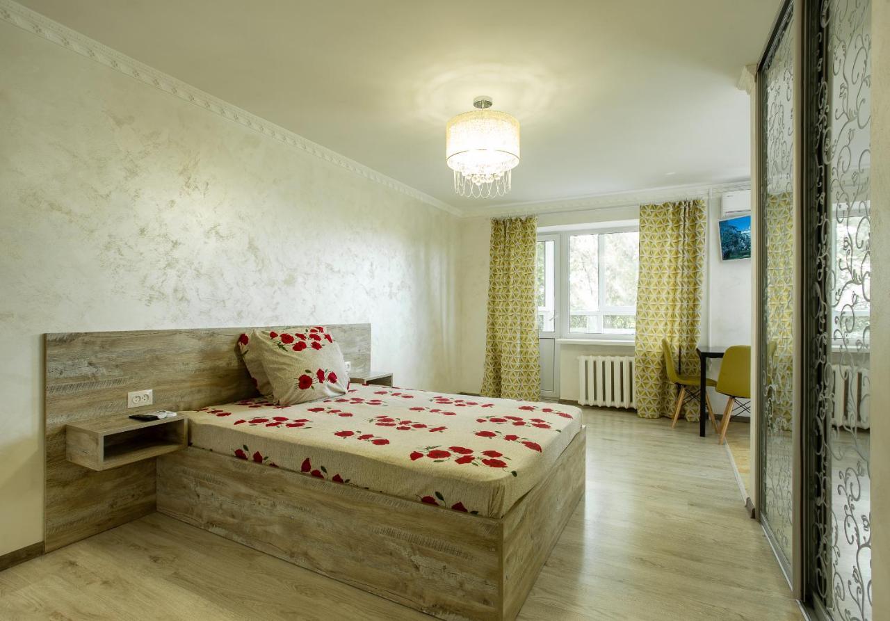 Luxury Apartment Near The City Center In Nikolaev นิโกลาเยฟ ภายนอก รูปภาพ